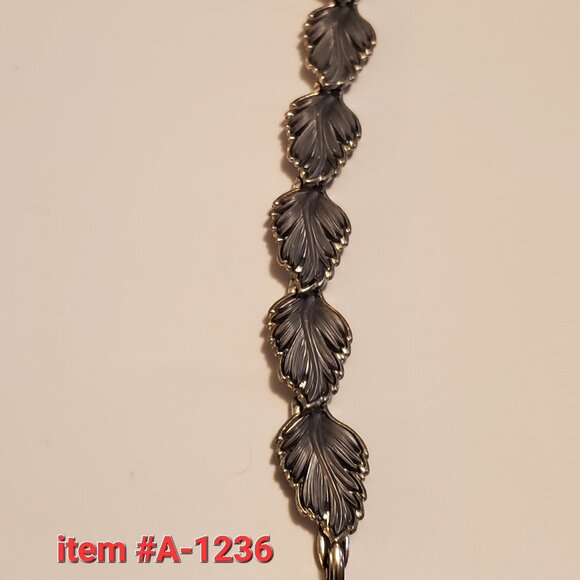from GGMJTREASURES Jewelry - 1 Silver Leaf  Bracelet, item #  A-1236,  wt 24 grams.